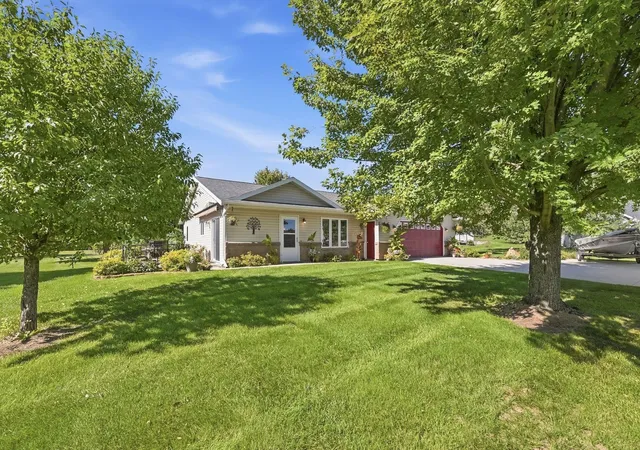 Photo 3 of Single family home for sale at 2782 Le Homme Dieu Hts Ct Ne, Alexandria, MN 56308 | MLS# 7149527 | Listing updated on 2026-10-07