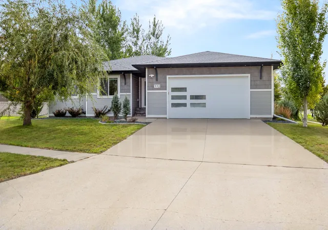 Single family home for sale at 772 35th Avenue E, West Fargo, ND 58078 | MLS# 7149531