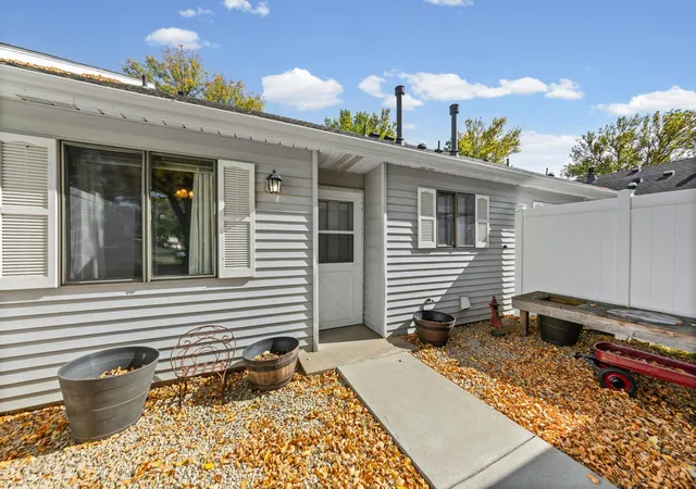 Photo 2 of Single family home for sale at 14872 Embry Path, Saint Paul, MN 55124 | MLS# 7149543 | Listing updated on 2026-10-14