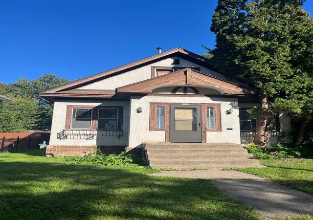 Photo 1 of Sale Pending at 1020 Vincent Ave N, Minneapolis, MN 55411 | MLS# 7149545 | Listing updated on 2026-10-07