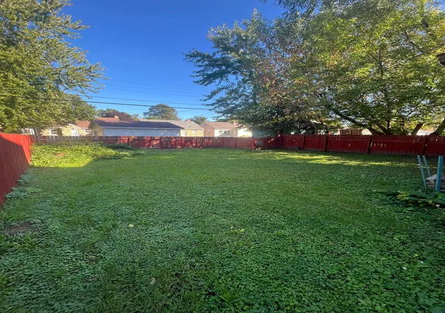 Photo 2 of Sale Pending at 1020 Vincent Ave N, Minneapolis, MN 55411 | MLS# 7149545 | Listing updated on 2026-10-07