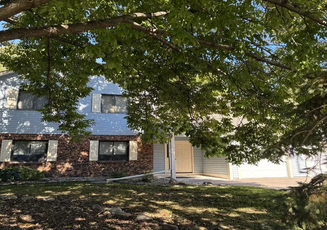 Photo 3 of Condo for sale at 997 Heritage Ct E, Saint Paul, MN 55127 | MLS# 7149549 | Listing updated on 2026-10-06