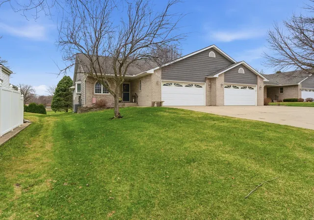 Photo 2 of Townhouse for sale at 233 Gilbert Ave Sw, Madelia, MN 56062 | MLS# 7149552 | Listing updated on 2026-09-24