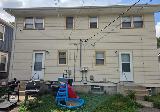 Photo 4 of Multi family home for sale at 1318 Thomas Ave N, Minneapolis, MN 55411 | MLS# 7149560 | Listing updated on 2026-09-25