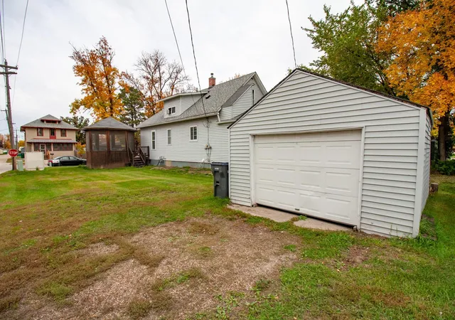Photo 3 of Single family home for sale at 617 Nebraska Ave, Breckenridge, MN 56520 | MLS# 7149582 | Listing updated on 2026-10-19