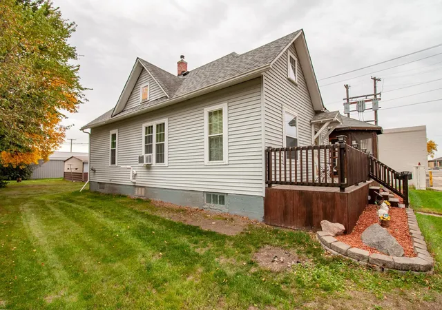 Photo 4 of Single family home for sale at 617 Nebraska Ave, Breckenridge, MN 56520 | MLS# 7149582 | Listing updated on 2026-10-19
