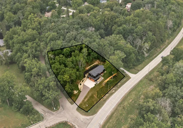 Photo 3 of Single family home for sale at 1810 Mayowood Rd SW, Rochester, MN 55902 | MLS# 7149585 | Listing updated on 2026-09-24