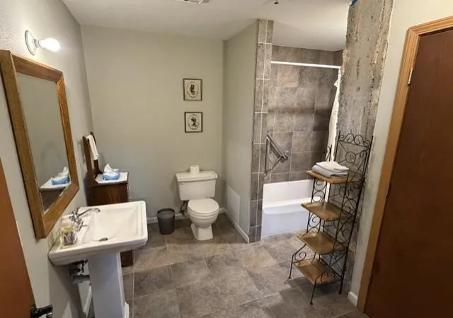 Listing Photo 4 - Condo for sale in building located at 201 Ridgeview Ln S, Lanesboro, MN 55949 - Unit #205