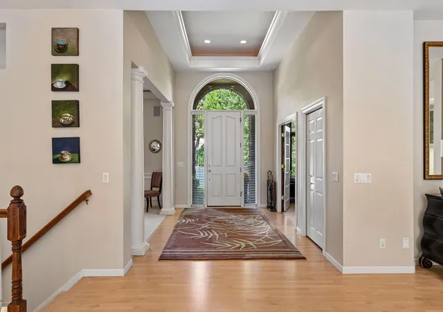 Photo 3 of Single family home for sale at 11539 Landing Rd, Eden Prairie, MN 55347 | MLS# 7149597 | Listing updated on 2026-10-07