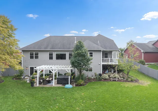 Photo 1 of Single family home for sale at 4053 Stone Point Dr Ne, Rochester, MN 55906 | MLS# 7149604 | Listing updated on 2026-10-22