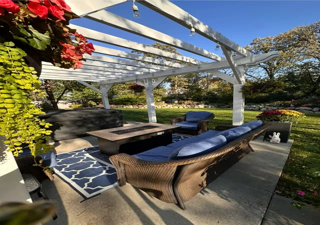 Photo 3 of Single family home for sale at 4053 Stone Point Dr Ne, Rochester, MN 55906 | MLS# 7149604 | Listing updated on 2026-10-22