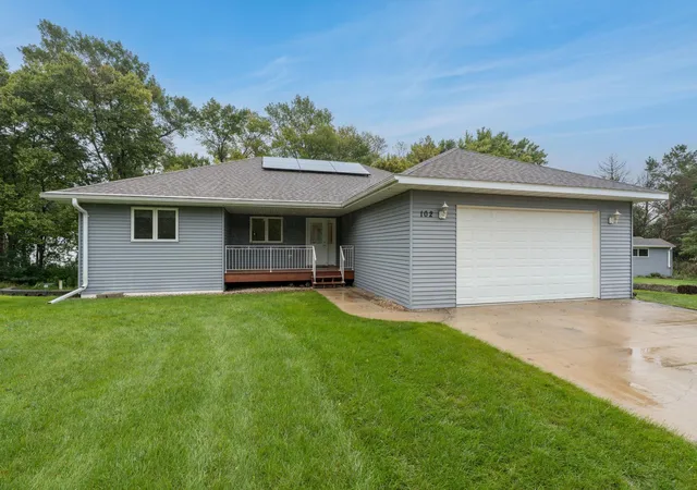 Photo 1 of Single family home for sale at 102 Loraine Dr, Lake Crystal, MN 56055 | MLS# 7149608 | Listing updated on 2026-09-25