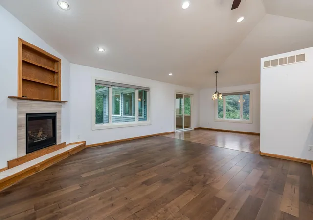 Photo 3 of Single family home for sale at 102 Loraine Dr, Lake Crystal, MN 56055 | MLS# 7149608 | Listing updated on 2026-09-25
