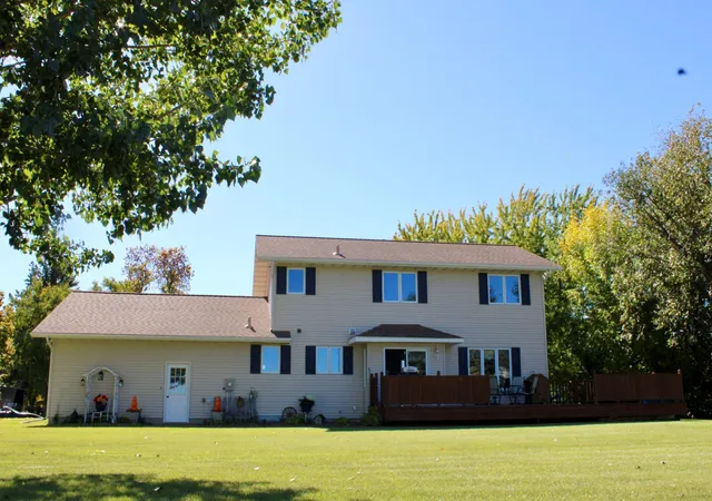 Photo 3 of Single family home for sale at 1709 Little John Ct, Thief River Falls, MN 56701 | MLS# 7149611 | Listing updated on 2026-09-25