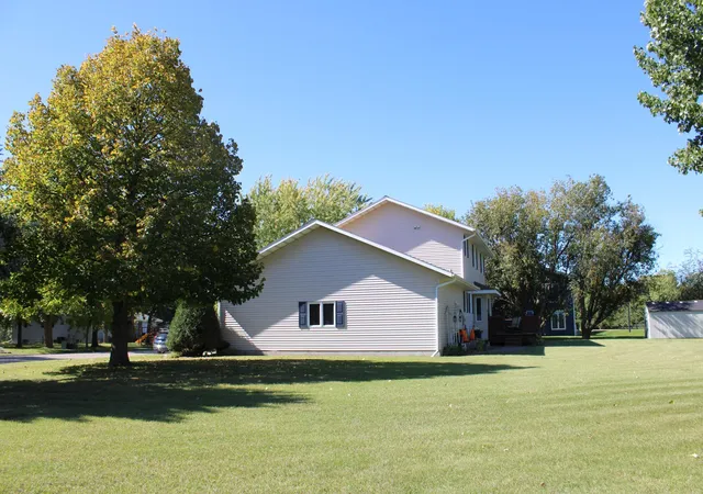 Photo 3 of Single family home for sale at 1709 Little John Ct, Thief River Falls, MN 56701 | MLS# 7149611 | Listing updated on 2026-09-25