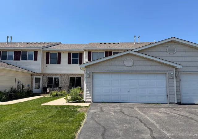 Photo 1 of Single family home for sale at 913 Serenity Cir, Young America, MN 55397 | MLS# 7149616 | Listing updated on 2026-10-02