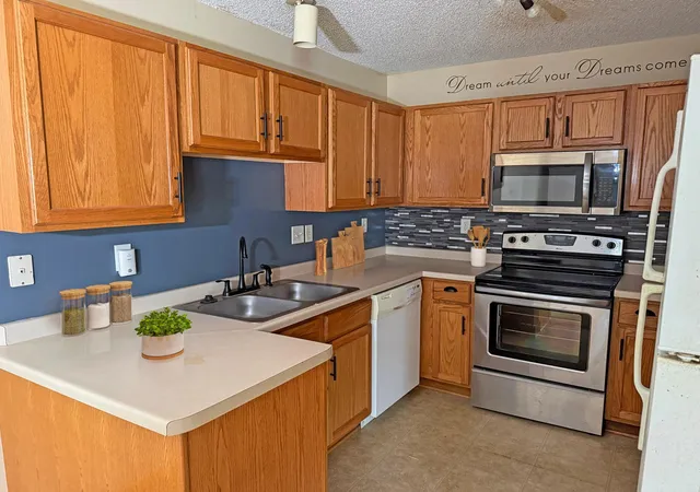 Photo 2 of Single family home for sale at 913 Serenity Cir, Young America, MN 55397 | MLS# 7149616 | Listing updated on 2026-10-02