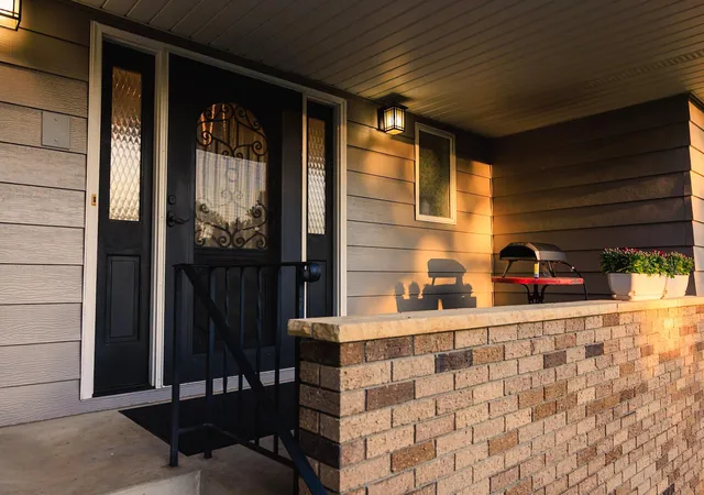 Photo 2 of Single family home for sale at 40 B St, Saint Paul, MN 55106 | MLS# 7149624 | Listing updated on 2026-09-30