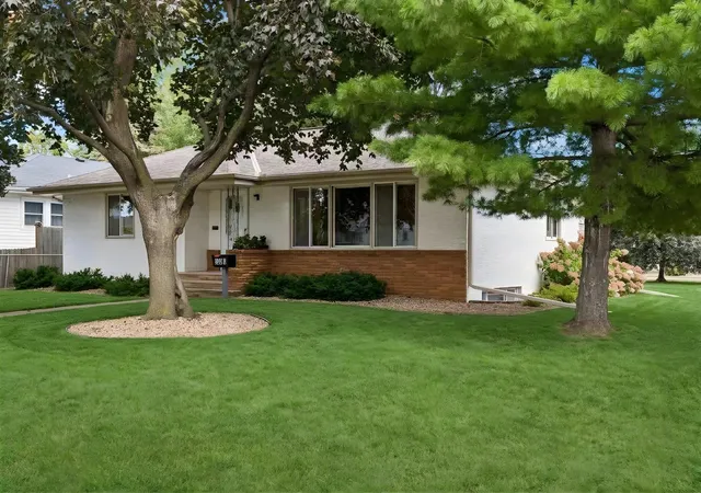 Photo 3 of Single family home for sale at 202 Ash St W, South Saint Paul, MN 55075 | MLS# 7149640 | Listing updated on 2026-09-25