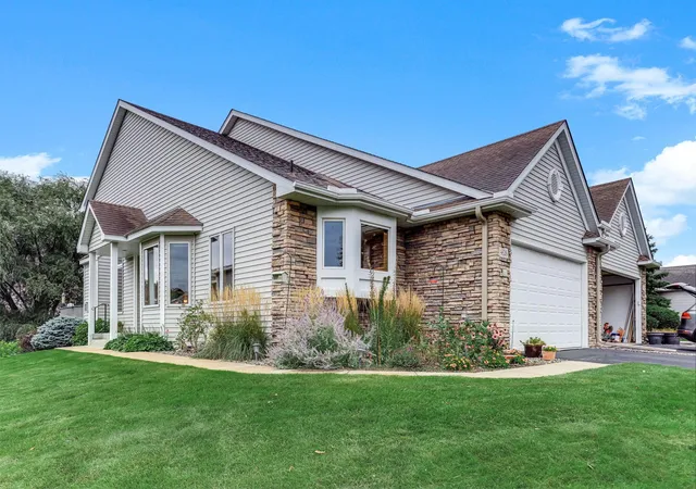 Photo 1 of Single family home for sale at 4626 Greenhaven Dr, Saint Paul, MN 55127 | MLS# 7149655 | Listing updated on 2026-10-08