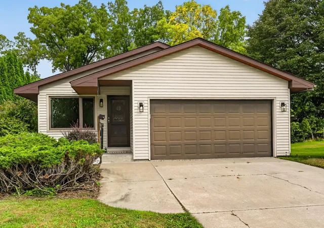Photo 1 of Single family home for sale at 515 Union St Ne, Chatfield, MN 55923 | MLS# 7149656 | Listing updated on 2026-09-29
