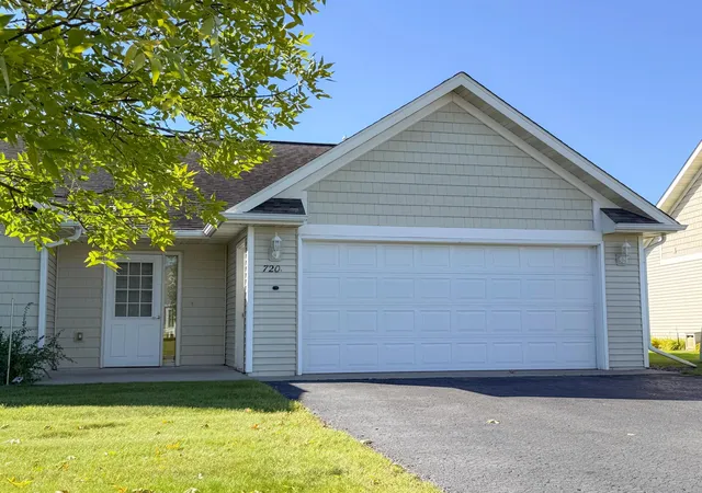 Photo 1 of Single family home for sale at 720 35th Street Nw, Bemidji, MN 56601 | MLS# 7149670 | Listing updated on 2026-09-26