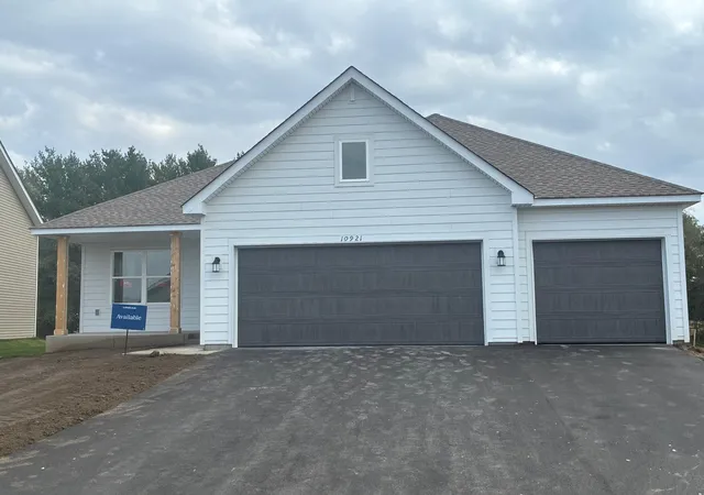 Single family home for sale at 10921 Henslowe Ave S, Cottage Grove, MN 55016 | MLS# 7149676