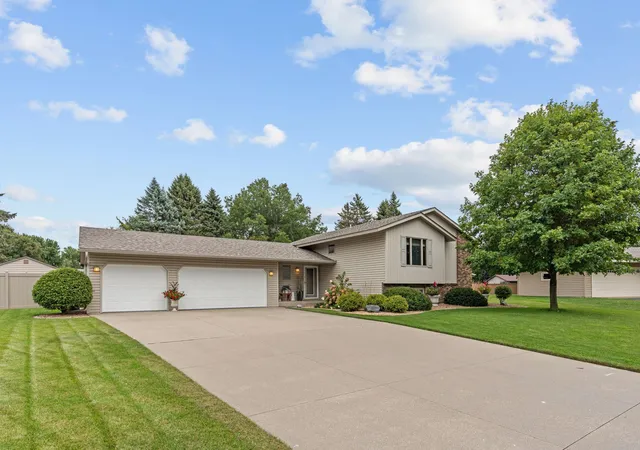Photo 2 of Single family home for sale at 4760 Larson Rd, Saint Paul, MN 55126 | MLS# 7149681 | Listing updated on 2026-10-02