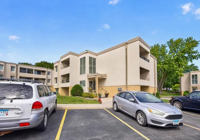 Photo 1 of Condo for sale at 1931 Viking Dr Nw #21, Rochester, MN 55901 | MLS# 7149683 | Listing updated on 2026-09-25