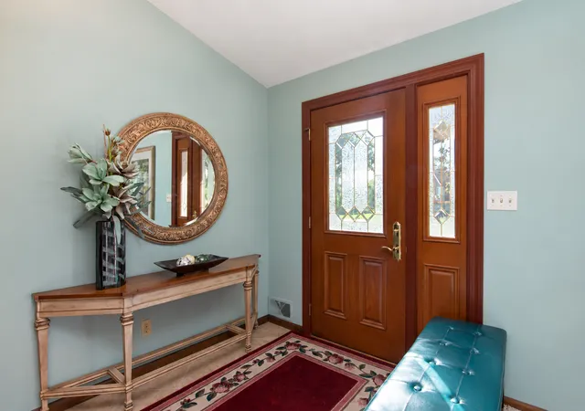 Photo 2 of Single family home for sale at 2 Capri Dr, Mankato, MN 56001 | MLS# 7149715 | Listing updated on 2026-10-01