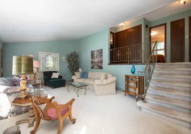 Photo 3 of Single family home for sale at 2 Capri Dr, Mankato, MN 56001 | MLS# 7149715 | Listing updated on 2026-10-01