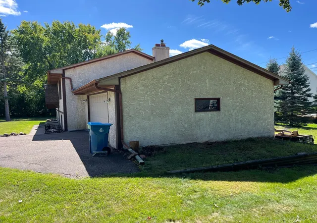 Photo 3 of Single family home for sale at 4459 Urbandale Ct N, Minneapolis, MN 55446 | MLS# 7149723 | Listing updated on 2026-10-08