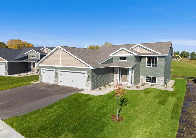 Photo 1 of Single family home for sale at 581 Sienna Dr, Watertown, MN 55388 | MLS# 7149726 | Listing updated on 2026-10-23
