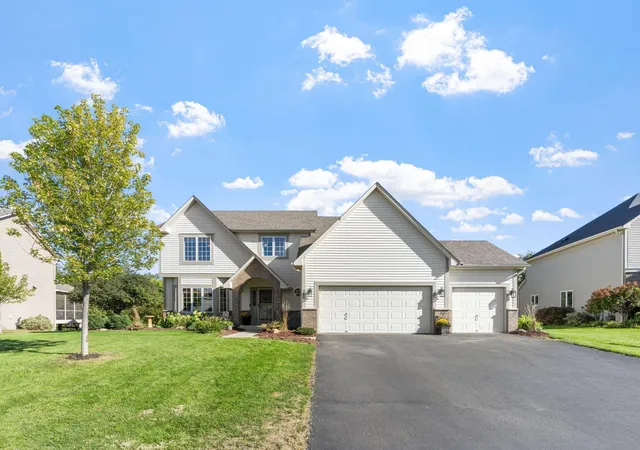 Photo 2 of Single family home for sale at 746 Riesgraf Rd, Carver, MN 55315 | MLS# 7149735 | Listing updated on 2026-10-07