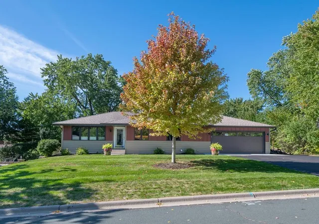 Photo 4 of Single family home for sale at 13008 Lakeview Dr, Burnsville, MN 55337 | MLS# 7149744 | Listing updated on 2026-10-08