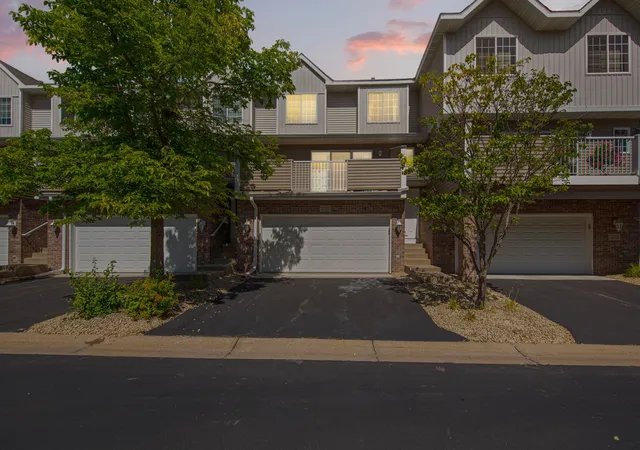 Photo 2 of Single family home for sale at 2720 Brockman Ct, Northfield, MN 55057 | MLS# 7149816 | Listing updated on 2026-09-26