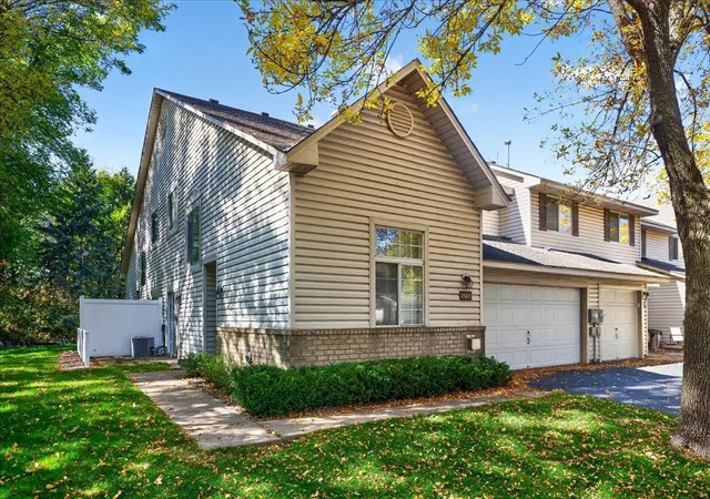 Photo 1 of Single family home for sale at 2583 Lockwood Dr, Saint Paul, MN 55120 | MLS# 7149822 | Listing updated on 2026-10-08