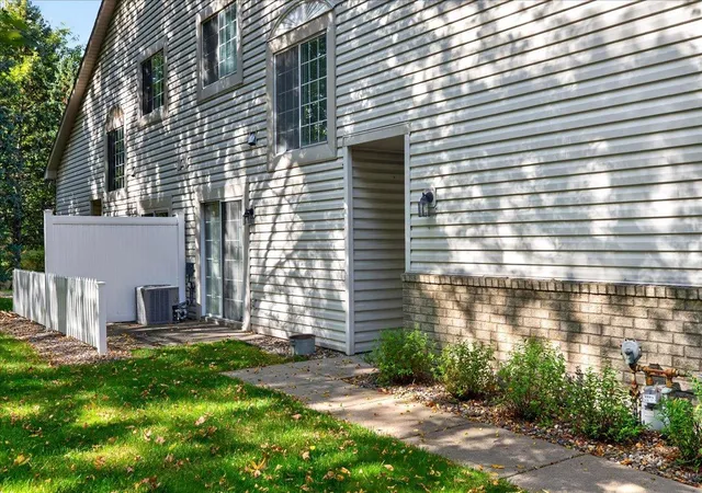 Photo 2 of Single family home for sale at 2583 Lockwood Dr, Saint Paul, MN 55120 | MLS# 7149822 | Listing updated on 2026-10-08