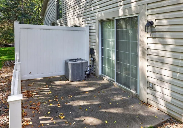 Photo 4 of Single family home for sale at 2583 Lockwood Dr, Saint Paul, MN 55120 | MLS# 7149822 | Listing updated on 2026-10-08
