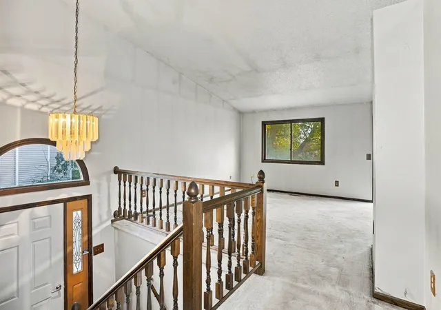 Photo 2 of Townhouse for sale at 513 Upper Wood Way, Burnsville, MN 55337 | MLS# 7149823 | Listing updated on 2026-10-01