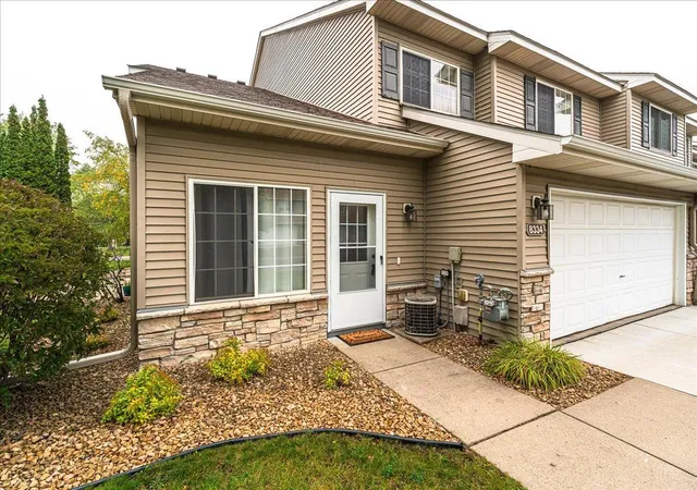 Photo 2 of Single family home for sale at 8334 Delaney Dr, Inver Grove Heights, MN 55076 | MLS# 7149825 | Listing updated on 2026-10-05