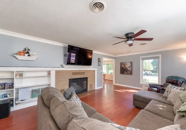 Photo 3 of Single family home for sale at 31 Lake Ave E, Minnesota Lake, MN 56068 | MLS# 7149840 | Listing updated on 2026-09-25