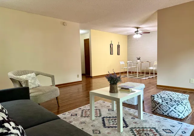 Listing Photo 4 - Condo for sale in building located at 7 Crusader Ave E, Saint Paul, MN 55118 - Unit #D