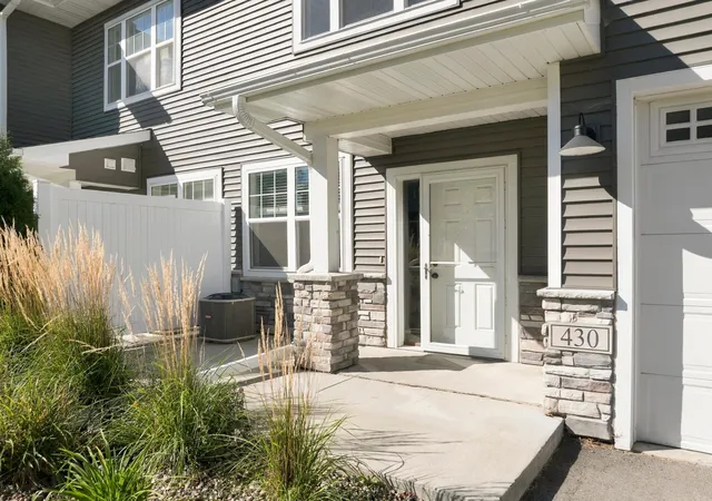 Photo 2 of Single family home for sale at 430 Ford St E, Northfield, MN 55057 | MLS# 7149847 | Listing updated on 2026-09-28