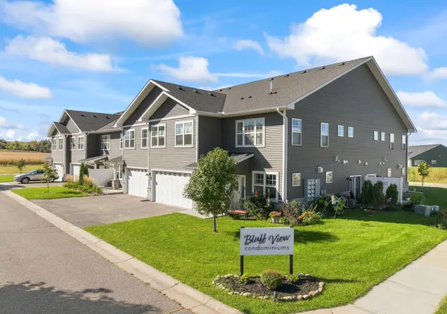 Photo 3 of Single family home for sale at 430 Ford St E, Northfield, MN 55057 | MLS# 7149847 | Listing updated on 2026-09-28