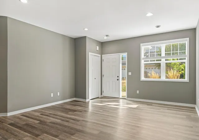 Photo 4 of Single family home for sale at 430 Ford St E, Northfield, MN 55057 | MLS# 7149847 | Listing updated on 2026-09-28