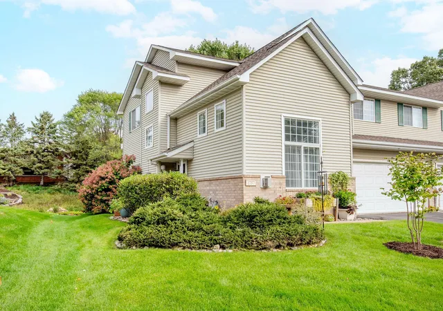 Photo 1 of Single family home for sale at 1757 Elm St, Saint Paul, MN 55110 | MLS# 7149850 | Listing updated on 2026-10-07