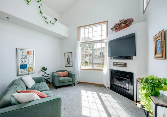 Photo 3 of Single family home for sale at 1757 Elm St, Saint Paul, MN 55110 | MLS# 7149850 | Listing updated on 2026-10-07