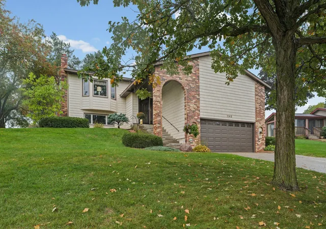 Photo 2 of Single family home for sale at 1142 Parkview Ln, Saint Paul, MN 55123 | MLS# 7149854 | Listing updated on 2026-10-06