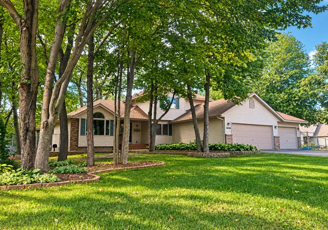 Photo 4 of Single family home for sale at 38308 Golden Oaks Trl, North Branch, MN 55056 | MLS# 7149857 | Listing updated on 2026-09-30